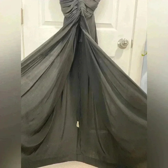 Vintage 100% Silk Dress Luxury Sweetheart w/Straps
Size 8  more like a Size 2 - Picture 4 of 16